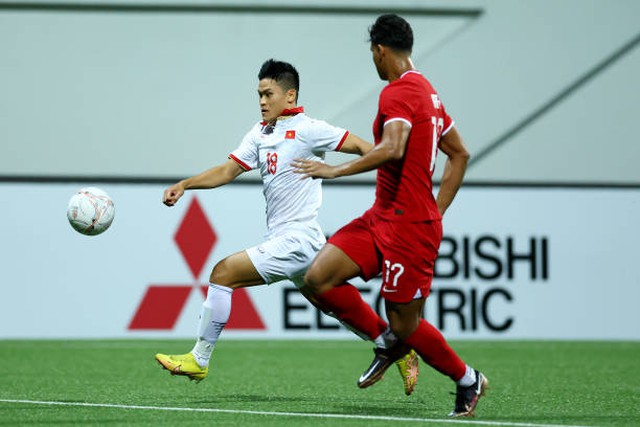 Việt Nam (áo trắng) hòa Singapore 0-0 ở bảng B, AFF Cup 2022