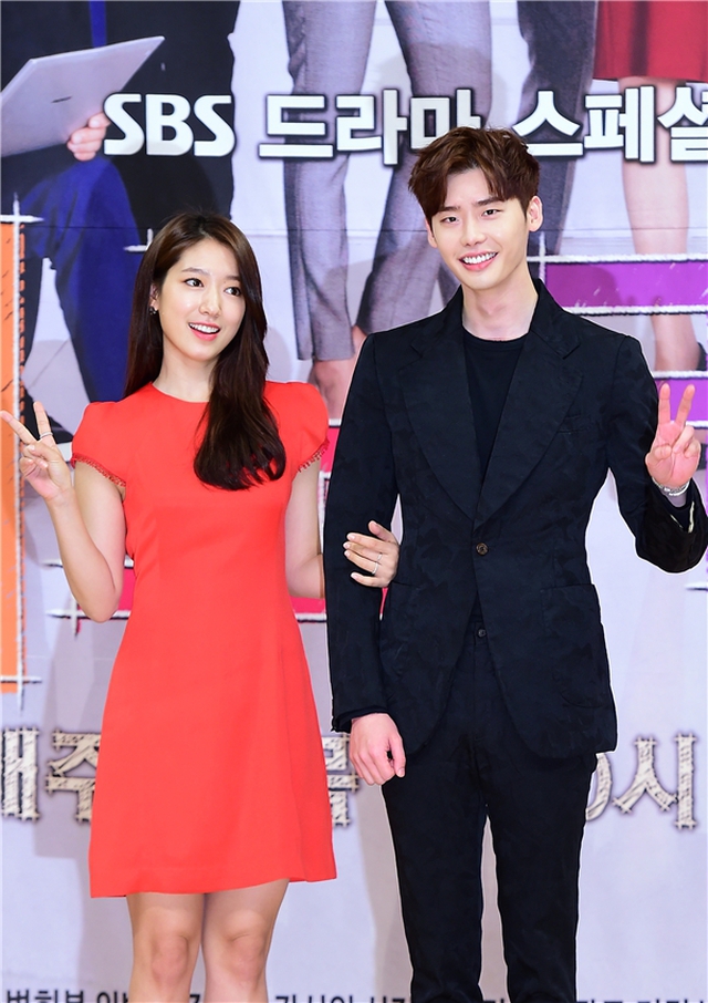 Trước IU, gu bạn gái của Lee Jong Suk là người giỏi ăn nói - Ảnh 7.