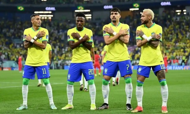 Tỉ lệ cược vô địch World Cup tiếp tục thay đổi sau khi Brazil vào tứ kết - Ảnh 2.