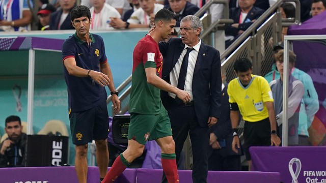 Nóng: Ronaldo dỗi HLV Bồ Đào Nha, đe doạ rời World Cup 2022 - Ảnh 2.