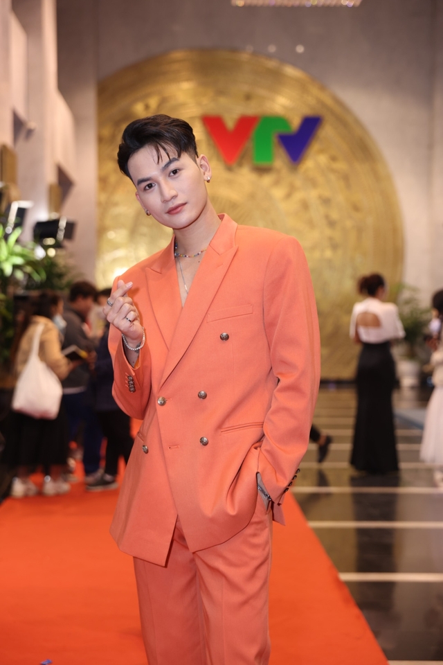 Thảm đỏ VTV Awards: Nhã Phương nổi bật giữa dàn sao,Thanh Sơn - Khả Ngân quá đẹp đôi - Ảnh 15.
