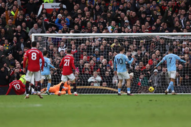 Kết quả MU 2-1 Man City: Rashford tỏa sáng, 'Quỷ đỏ' ngược dòng ngoạn mục - Ảnh 6.