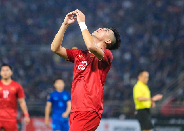 Theerathon ghi bàn thắng duy nhất, Thái Lan dẫn trước Việt Nam trong hiệp 1 - Ảnh 6.
