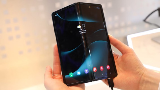 Bước đột phá của Samsung: Bản lề gập mới có thể xoay 360 độ
