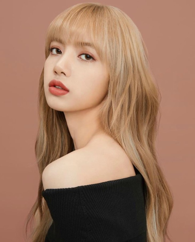 Lisa (BLACKPINK) gây tranh cãi khi đổi tóc mái 10 tỷ won, visual thế nào mà khiến fan suýt thì không nhận ra? - Ảnh 9.