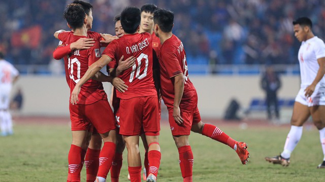 ĐIỂM NHẤN Việt Nam 3-0 Myanmar: Thầy Park như 'thần', Văn Hậu sửa sai