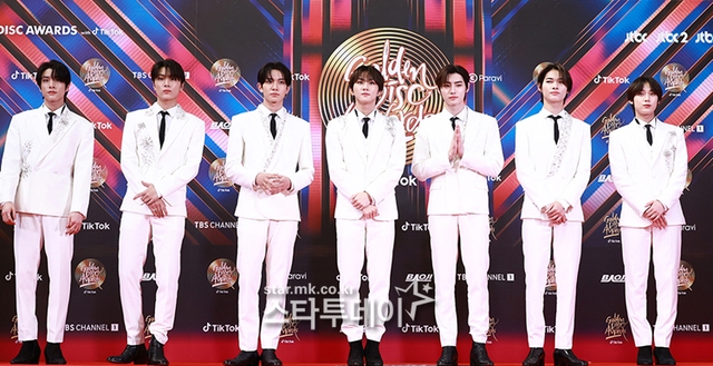 Siêu thảm đỏ Golden Disc Awards ở Thái Lan: Xuất hiện 2 nữ diễn viên át cả Jang Won Young và NewJeans xinh như búp bê! - Ảnh 14.