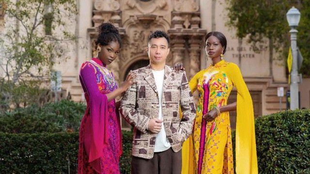 NTK Đỗ Trịnh Hoài Nam tái hiện phong cách nghệ thuật Mosaic trên áo dài dát vàng ra mắt ở Mỹ