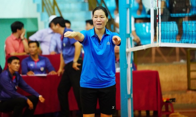 Trần Thị Hiền hiện là HLV đội bóng chuyền nữ TP HCM. Cô chơi chủ công khi còn thi đấu và nổi tiếng với cú đánh trái tay cực lợi hại