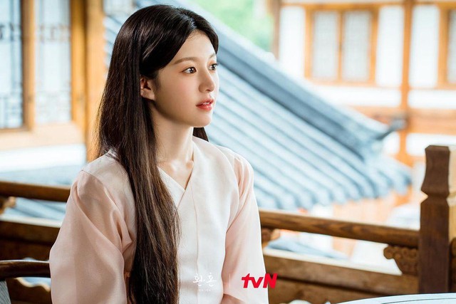 8 tập phim nổi tiếng toan danh sự nghiệp 'mỹ nhân mới mới' Go Yoon Jung - Hình ảnh 9.