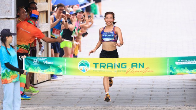 'Nữ hoàng' điền kinh Nguyễn Thị Oanh chạy Marathon nhanh hơn cả nhà vô địch nam người Nhật