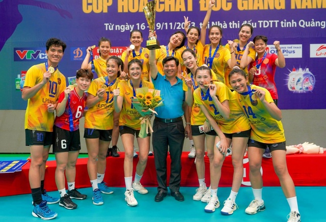 Ninh Bình LVPB vô địch bóng chuyền nữ Việt Nam 2023 chắc chắn là thách thức cực lớn đối với bất cứ đối thủ nào nuôi tham vọng vô địch cúp Hoa Lư-Bình Điền 2024