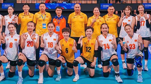 Tin nóng thể thao tối 25/11: Ngôi sao 25 tuổi đi vào lịch sử bóng chuyền nữ Việt Nam, Thanh Thúy tỏa sáng tại Nhật Bản