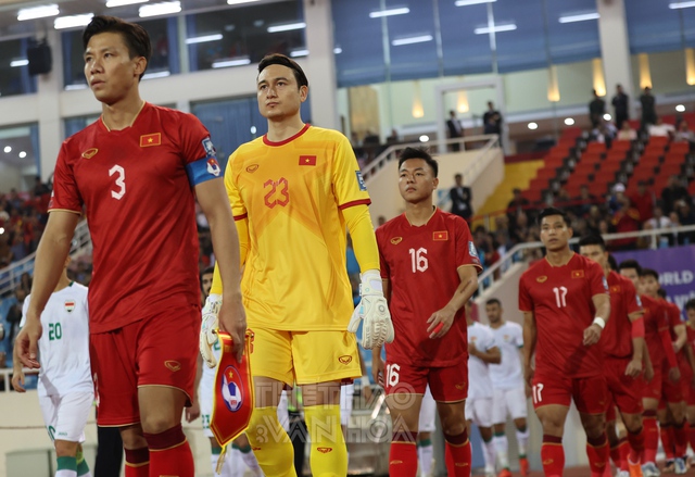 ĐT Việt Nam sắp có thủ môn đẳng cấp châu Âu, HLV Troussier vẫn có lý do dùng Văn Lâm ở giải châu Á - Ảnh 3.