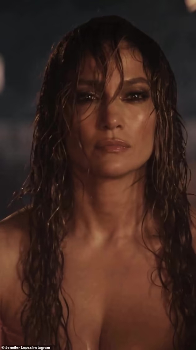 Jennifer Lopez tung album mới, teaser có lá thư tình của Ben Affleck khi họ đính hôn lần đầu tiên - Ảnh 4.