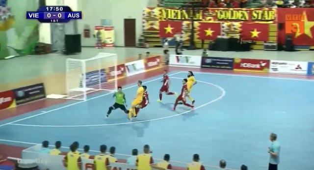 Thủ môn xả thân dùng mặt cứu thua, ĐT Việt Nam giành chiến thắng lịch sử trước đội bóng 7 lần dự World Cup - Ảnh 3.