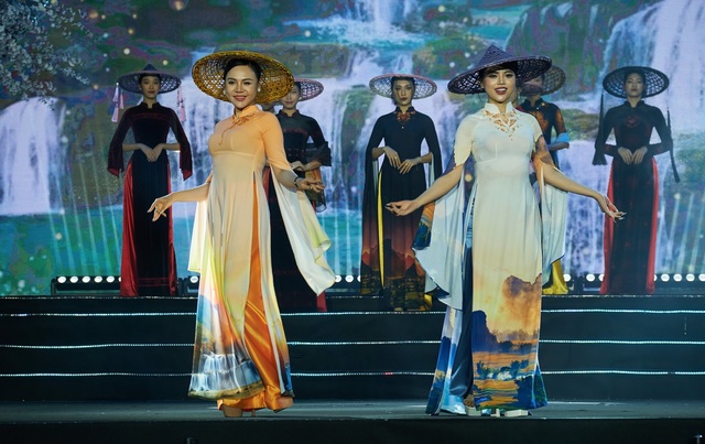 NTK Vũ Thảo Giang ca ngợi vẻ đẹp quê hương Cao Bằng với BST thời trang mới - Ảnh 8.