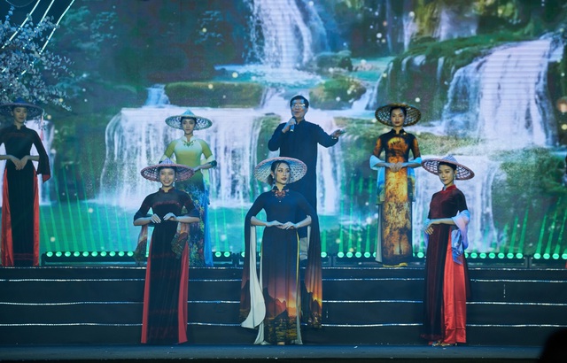NTK Vũ Thảo Giang ca ngợi vẻ đẹp quê hương Cao Bằng với BST thời trang mới - Ảnh 9.