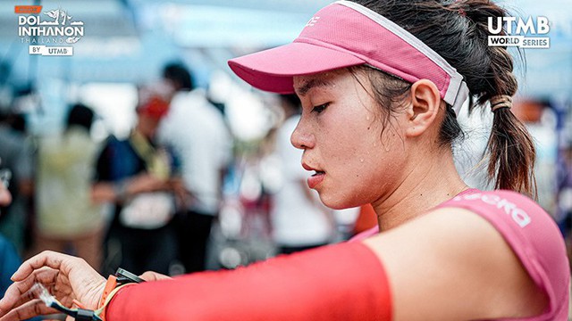 Tin nóng thể thao sáng 10/12: Nữ hoàng chạy địa hình Việt Nam vô địch nội dung chạy 100km quốc tế, Bao Phương Vinh bị loại ở tứ kết bi-a World Cup