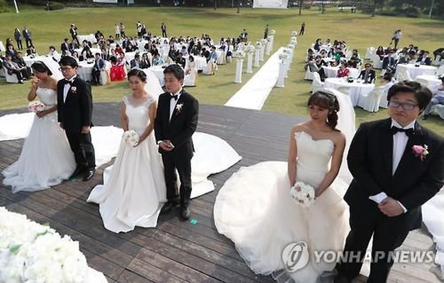 Hàn Quốc tiếp tục ghi nhận xu hướng giới trẻ trì hoãn kết hôn - Ảnh 1.