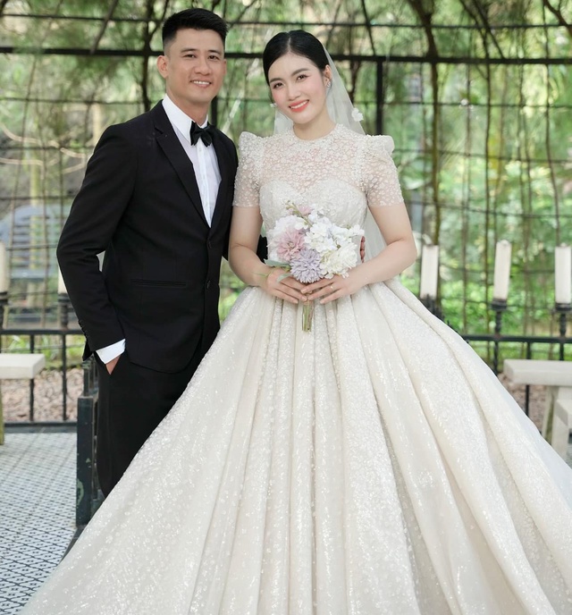 Trương Mộng Kha làm đám cưới với ngôi sao bóng rổ Chong Paul