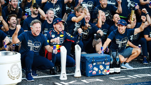 F1 một năm nhìn lại: Red Bull và những kỷ lục vô tiền khoáng hậu