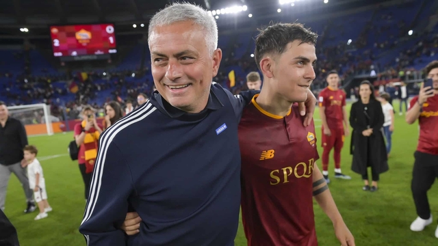 Tình yêu thuần khiết của Jose Mourinho với Roma