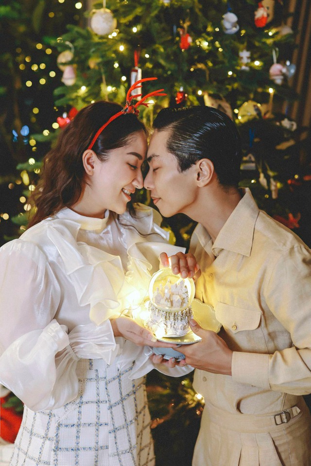 Khánh Khi khoe nhan sắc ngọt ngào trong bộ ảnh Noel bên gia đình - Ảnh 5.