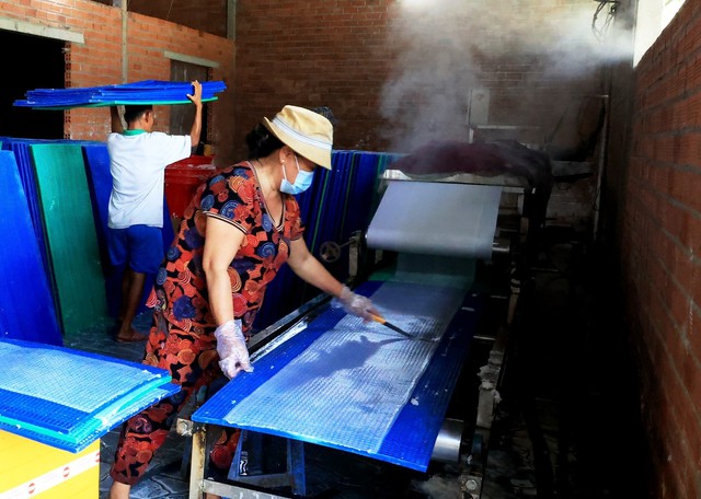 Bánh tráng phơi sương Trảng Bàng - đặc sản nổi tiếng đất Tây Ninh - Ảnh 6.