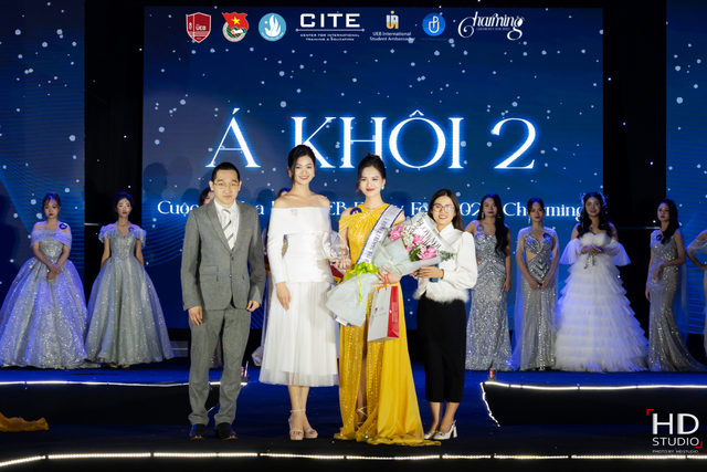 Nhìn lại Đêm Chung kết Cuộc thi Hoa Khôi UEB Frosty Fest 2023: Charming - Ảnh 9.