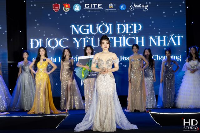 Nhìn lại Đêm Chung kết Cuộc thi Hoa Khôi UEB Frosty Fest 2023: Charming - Ảnh 11.