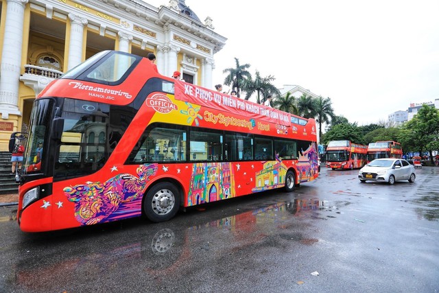 Thành phố Hồ Chí Minh đưa vào hoạt động City tour xuyên đêm - Ảnh 1.