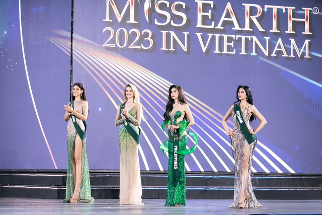 Cô gái Albania 18 tuổi đăng quang Miss Earth, Đỗ Thị Lan Anh giành ngôi Á hậu 2 - Ảnh 1.