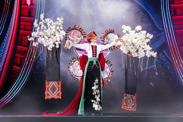 Đêm bán kết - trình diễn trang phục dân tộc tại Miss Cosmo Việt Nam diễn ra đầy ấn tượng - Ảnh 8.
