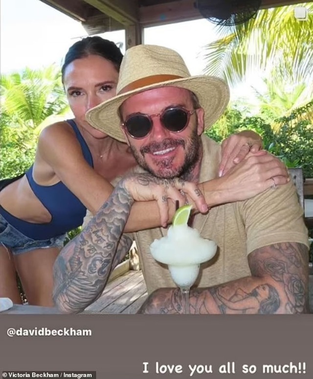 Gia đình Beckham đầm ấm và vui tươi trong kỳ nghỉ - Ảnh 1.