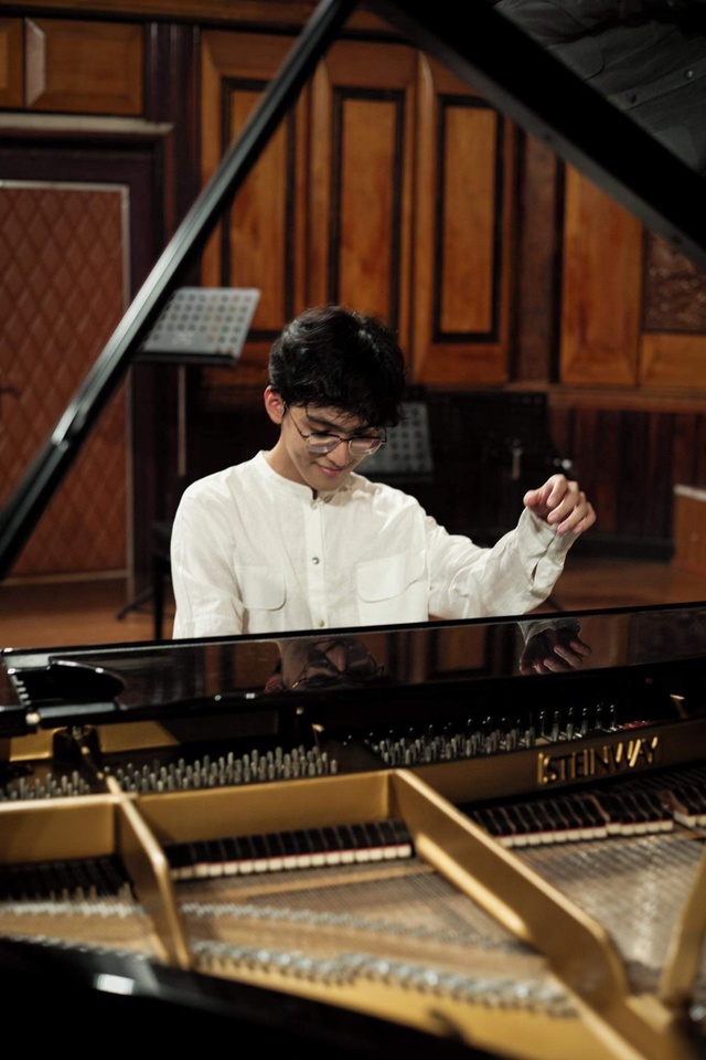 Tài năng Piano trẻ Lưu Danh Khôi về nước biểu diễn hòa nhạc từ thiện - Ảnh 5.