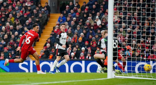 TRỰC TIẾP Liverpool vs Fulham (2-2): Đội khách có bàn thắng thứ 2 - Ảnh 5.