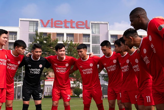 Tin nóng bóng đá Việt tối 3/12: HLV Hạng Nhất có 'biểu hiện lạ', trợ lý SLNA nổi cáu với trọng tài - Ảnh 5.