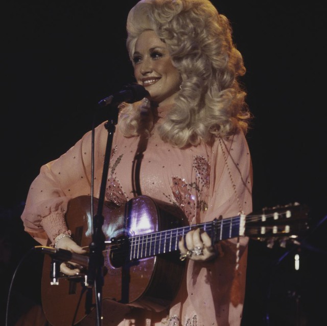 Album 'Rockstar' của Dolly Parton: Biệt đội siêu anh hùng làng rock - Ảnh 1.