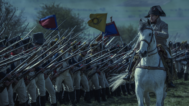 'Napoleon': Màn trình diễn đáng kinh ngạc của 'ông hoàng phim sử thi' Ridley Scott - Ảnh 3.