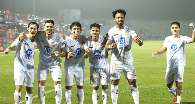 Lần đầu tiên trong lịch sử CLB Nam Định thắng 4 trận liên tiếp trong một mùa giải