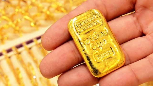 Giá vàng thế giới giảm 2% sau khi chạm mức cao kỷ lục