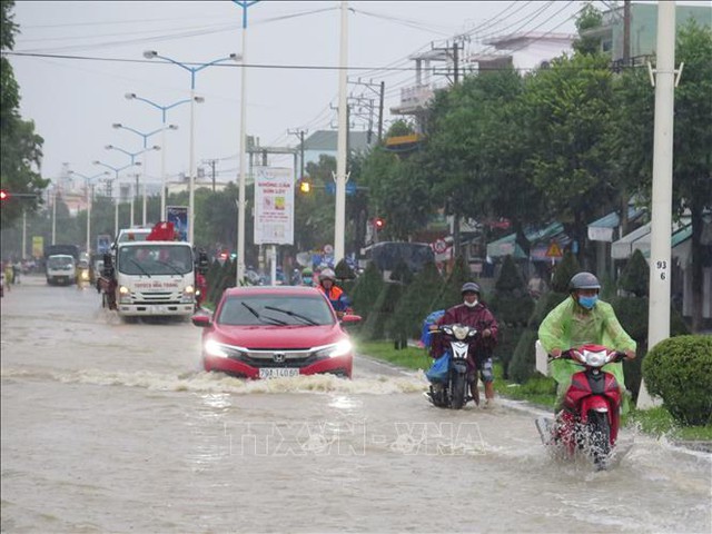 Từ Hà Tĩnh đến Thừa Thiên - Huế, mưa lớn cục bộ  - Ảnh 1.
