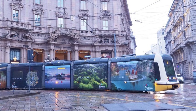 Tàu điện mang hình ảnh Việt Nam tại Milan - Ảnh 2.