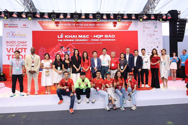 Khai Mạc Giải Marathon Quốc tế Thành phố Hồ Chí Minh Techcombank Mùa thứ 6 - Ảnh 1.