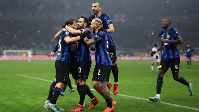Kết quả Serie A đêm qua: Inter đại thắng, Milan thua đau
