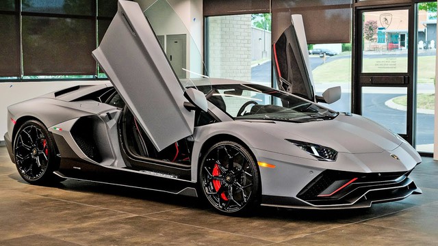 Thiết kế Lamborghini chắc cũng 'nhàn': Đàn em Aventador lộ diện mạo với nhiều chi tiết giống siêu xe nửa thập kỷ trước - Ảnh 4.