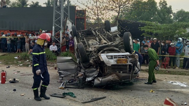 Tai nạn giao thông đặc biệt nghiêm trọng tại Quảng Nam, 8 người tử vong