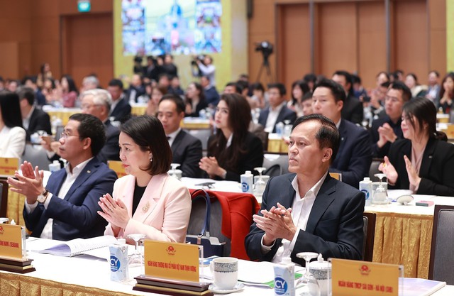 Thủ tướng Phạm Minh Chính chủ trì Hội nghị trực tuyến toàn quốc tháo gỡ khó khăn cho thị trường bất động sản - Ảnh 2.