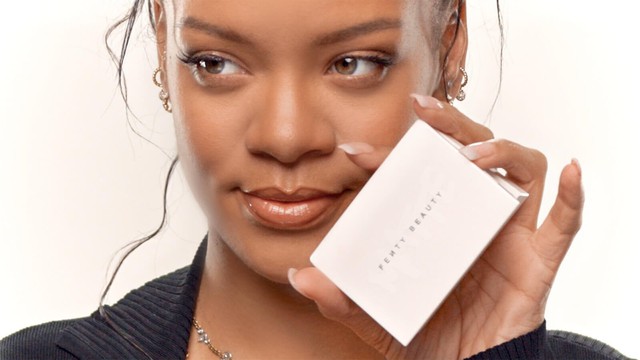 Fenty Beauty - thương hiệu số hưởng nhất tuần: Chễm trệ lên sóng cùng Rihanna và Lisa, dự sẽ sớm sold out nhờ 2 màn PR siêu khéo - Ảnh 3.